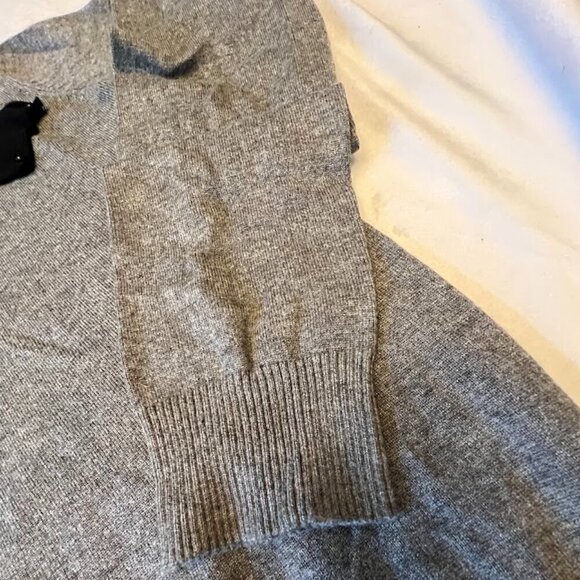 Forever 21 Womens Sweater with Bow - Picture 2 of 7